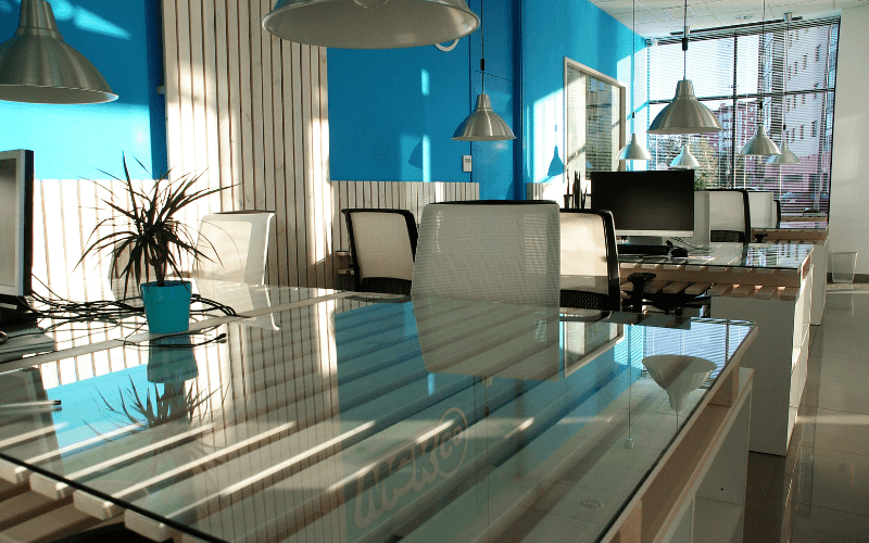 A customized office that blends both - a space where collaborative zones coexist with quiet corners.